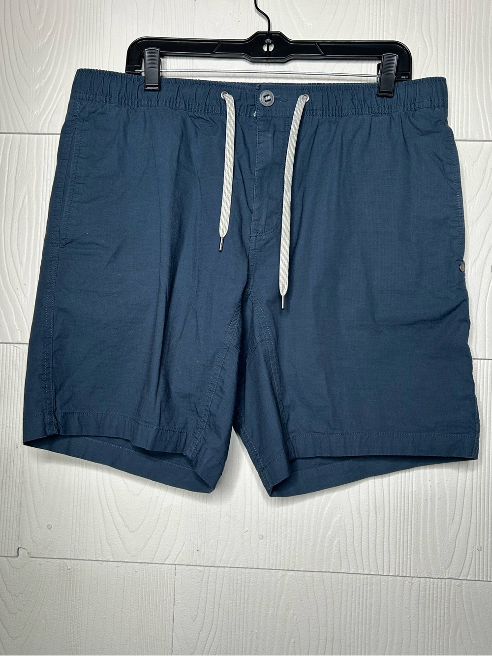 Vuori Deep Navy Elastic Waist Athletic Shorts